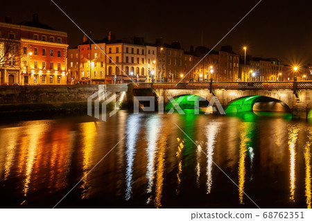 Dublin Night Skyline River View Dublin Night Skyline River View 68762351