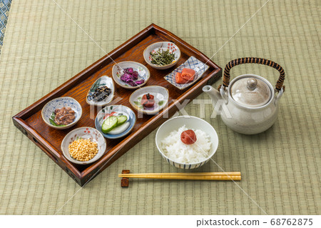 Ochazuke set bowl of rice soaked in hot green tea 68762875