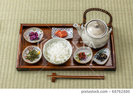 Ochazuke set bowl of rice soaked in hot green tea 68762880