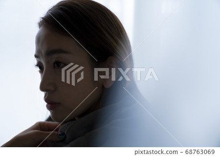 一個健康狀況不佳的女人 68763069