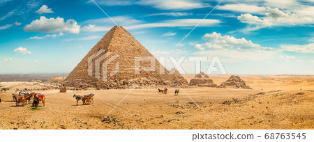 Giza in the desert Giza in the desert 68763545