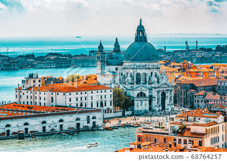 Panoramic view of Venice from the Campanile tower 68764257