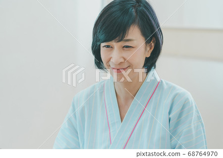 女生 女孩 女性 68764970