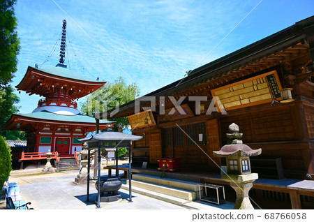 Jisonin Chapel and Tahoto Kudoyama Town Jisonin Chapel and Tahoto Kudoyama Town 68766058