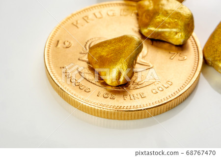 golden south african krugerrand one ounce coin golden south african krugerrand one ounce coin 68767470