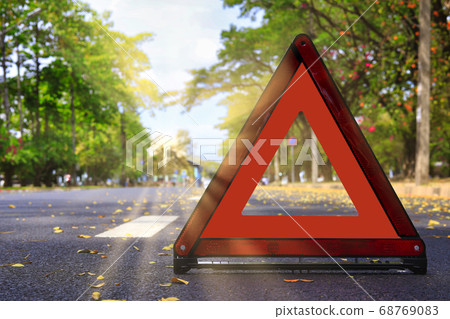Red triangle, red emergency stop sign, red Red triangle, red emergency stop sign, red 68769083