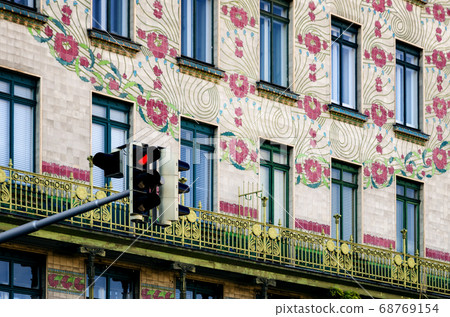 Vienna, Majolica Hause 68769154