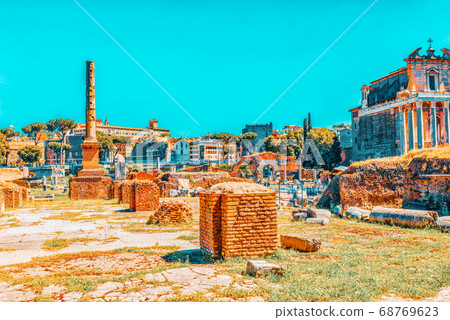 Archaeological and historical objects in Rome, 68769623