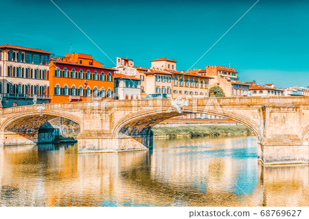 Beautiful panoramic view of the Arno River and the Beautiful panoramic view of the Arno River and the 68769627
