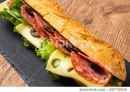 法國麵包番茄奶酪三明治 68770026