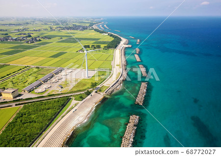 Summer wind power generation facility, coast of Irizen Town, Toyama Prefecture Summer wind power generation facility, coast of Irizen Town, Toyama Prefecture 68772027