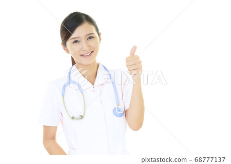 Smiling nurse Smiling nurse 68777137