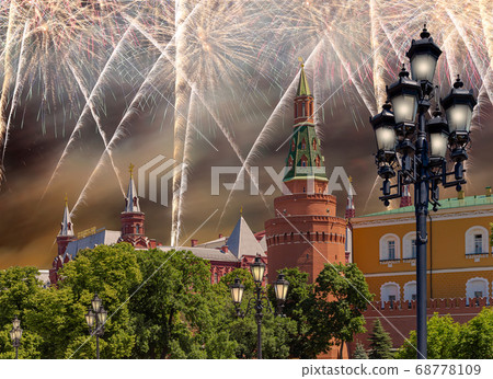 Fireworks over the Moscow Kremlin during Victory Day (WWII), Russia 68778109