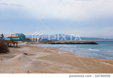 Beach And Sea In Bright Sunlight Beach And Sea In Bright Sunlight 68780006