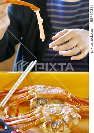 手吃螃蟹 68785383