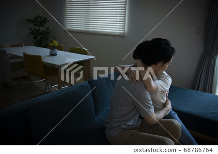 情侶悲傷 68786764