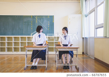 high school girl  68787655