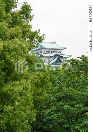 從西北角塔看的名古屋城堡塔 從西北角塔看的名古屋城堡塔 68790423