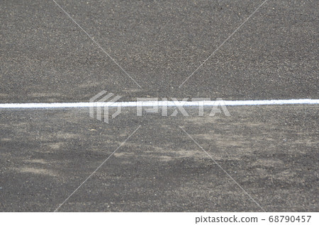 地面上的白線(高知縣高知市高知市棒球場/大原町) 地面上的白線(高知縣高知市高知市棒球場/大原町) 68790457