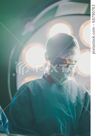surgeons, surgeon, surgery 68790763