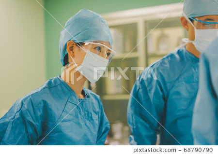 女生 女孩 女性 68790790