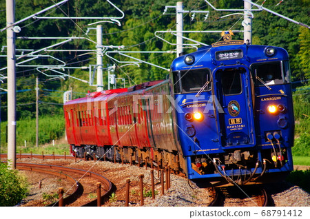 久鬆線支援項目:觀光列車“川半山美” +“淺黑新平”的聯合運營 久鬆線支援項目:觀光列車“川半山美” +“淺黑新平”的聯合運營 68791412