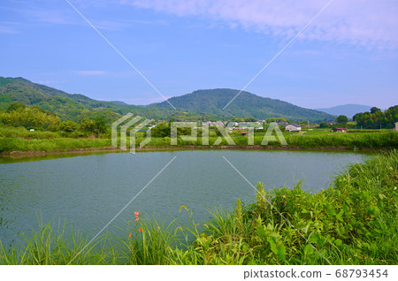 山附近的三和山路 山附近的三和山路 68793454