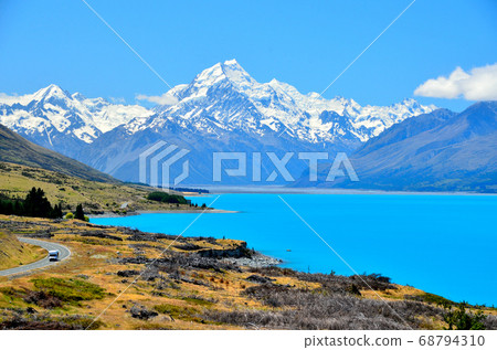 Mount Cook and Lake Pakaki New Zealand Mount Cook and Lake Pakaki New Zealand 68794310