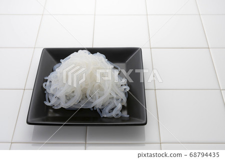 Low-calorie, healthy fiber konjac (Shirataki) with plenty of dietary fiber 68794435