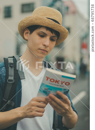 Inbound tourists visiting Japan Inbound tourists visiting Japan 68795738