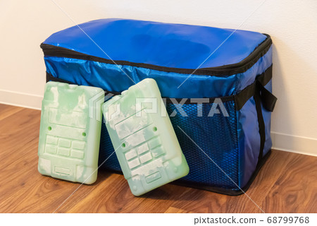 Cooling agent and cooler box Cooling agent and cooler box 68799768