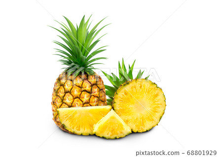 whole pineapple and pineapple slice. Pineapple 68801929