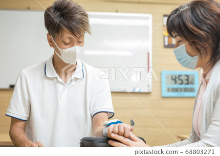 測量血壓 68803271
