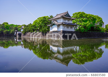 A view of the Tatsumi Yagura of the Imperial Palace on Kikyou Moat 68803580