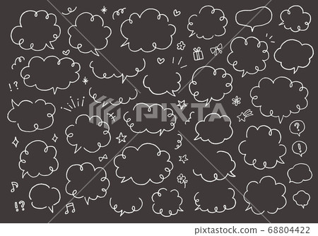 Cloud-shaped hand-drawn speech bubble set (monochrome/black background) Cloud-shaped hand-drawn speech bubble set (monochrome/black background) 68804422
