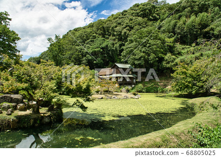 Daimori Garden of the Amomori Domain, Summer Sky and Konmizuen 68805025