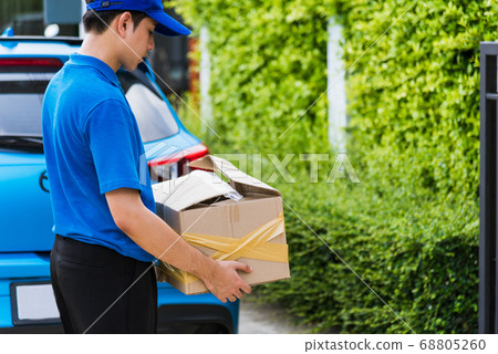 Delivery man he emotional courier hold damaged 68805260