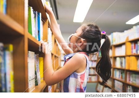 戴著面具的女孩選擇書 68807455