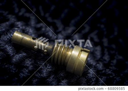 Carburetor overhaul pilot jet 68809385