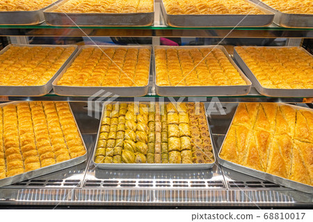 Baklava in Trays 68810017