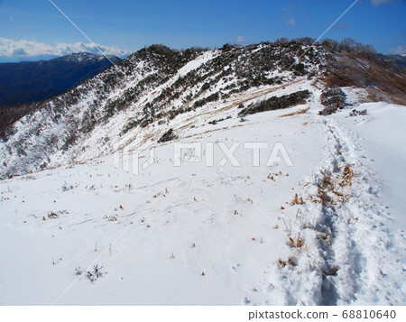 下雪季節在山路上的痕跡（Kigrigamine / Washigamine） 68810640