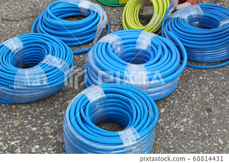 Blue hoses 68814431
