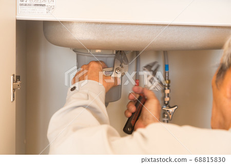 Kitchen plumbing connection Kitchen plumbing connection 68815830