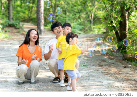 Family lifestyle travel Family lifestyle travel 68820633