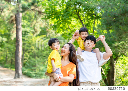 家庭生活方式旅行 家庭生活方式旅行 68820730