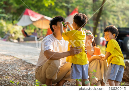 Family lifestyle travel Family lifestyle travel 68820945