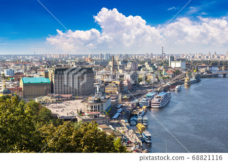 Panoramic view of Kiev 68821116
