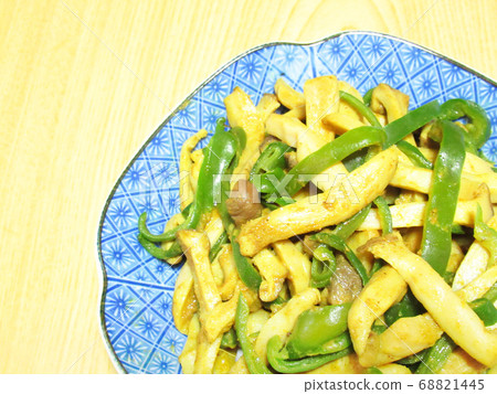 炒蘑菇和辣椒 炒蘑菇和辣椒 68821445