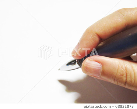 Pen in hand 68821872