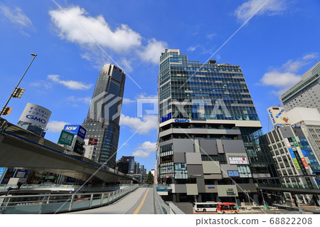 Tokyo Shibuya Station South Exit Cityscape Tokyo Shibuya Station South Exit Cityscape 68822208